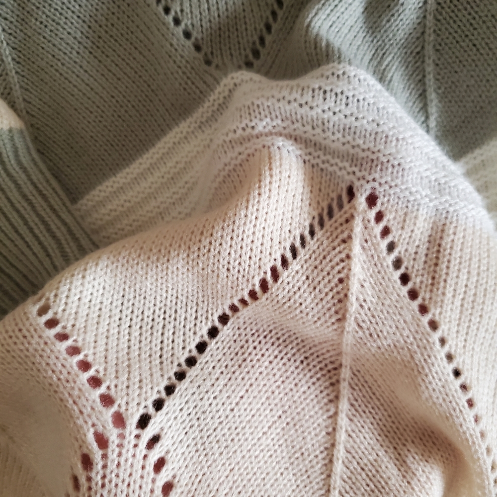 Colorblock sweater - Picture 3 of 3
